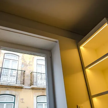 Historic Town Modern Apartment *