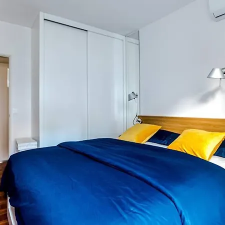Apartment Historic Town Modern